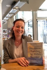 „Das stumme Rauschen der Wellen bei Nacht“ von J. Heinemann