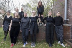 Frauen, die über Grenzen gehen